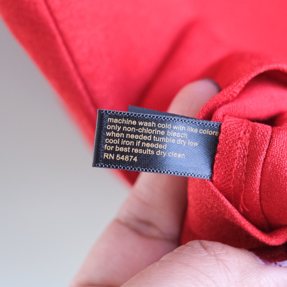 Red Dress - Picture 5 of 5